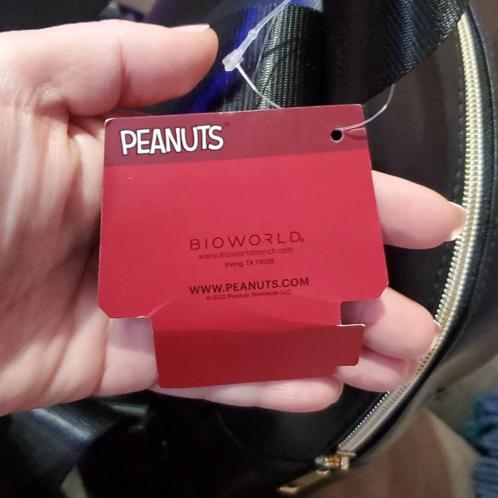 Bioworld Peanuts Backpack - Picture 9 of 9